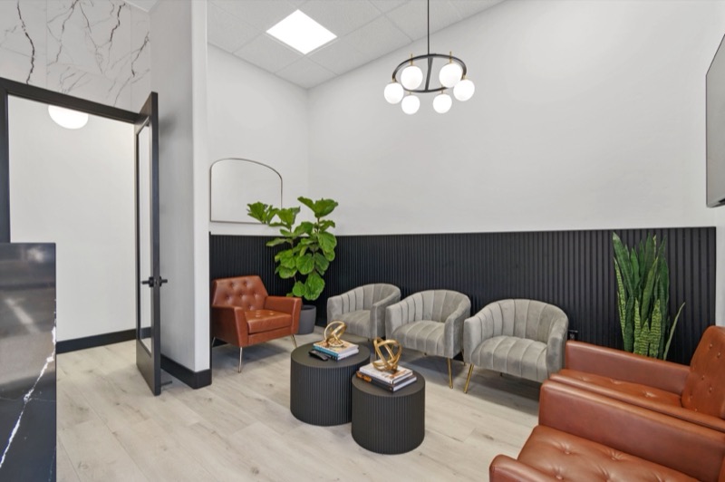 The waiting lounge at Modern Minds Health in Sacramento